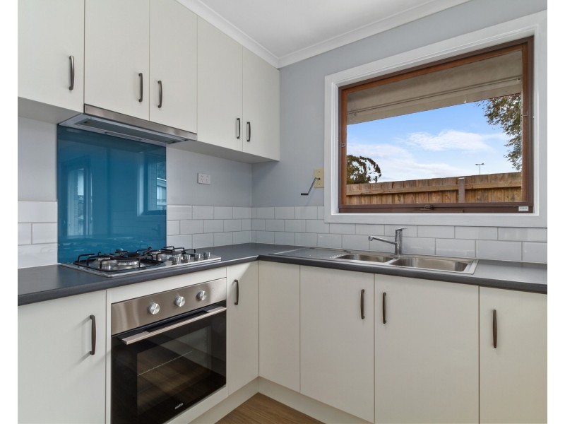 19 Cove Place, Morwell VIC 3840