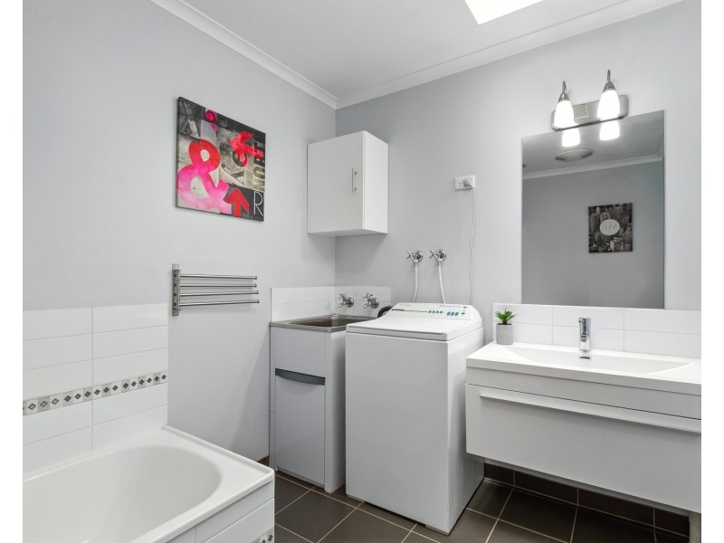 19 Cove Place, Morwell VIC 3840