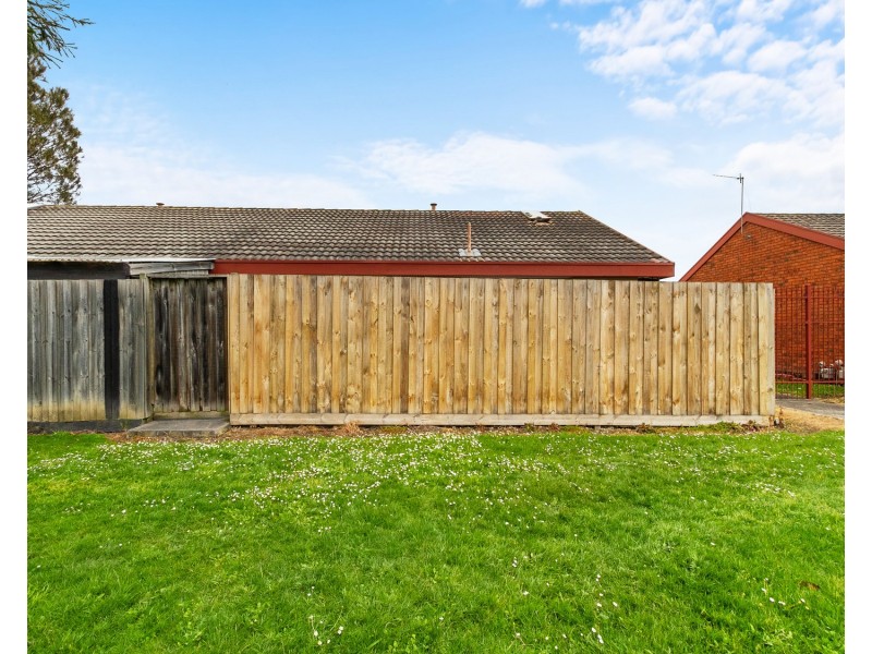 19 Cove Place, Morwell VIC 3840