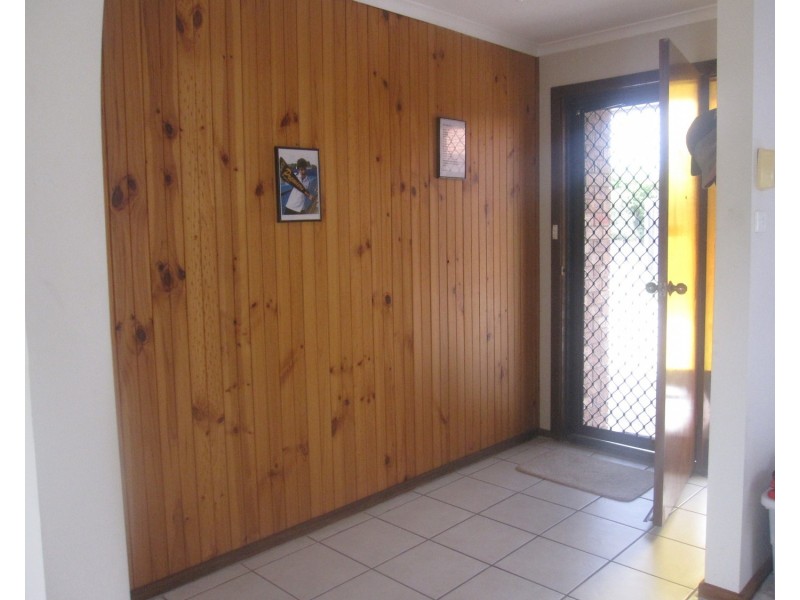 1/21 Bunyip Court, Morwell VIC 3840