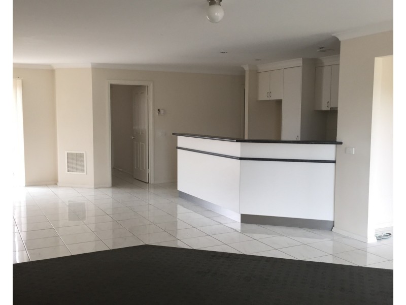 15 Parklands Place, Morwell VIC 3840