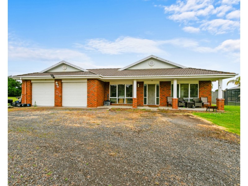 13 Palm Grove, Morwell VIC 3840