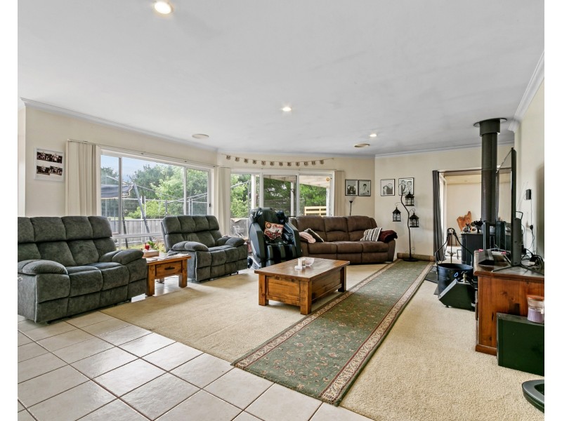 13 Palm Grove, Morwell VIC 3840