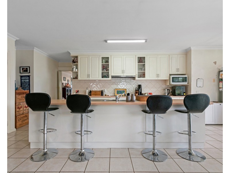 13 Palm Grove, Morwell VIC 3840