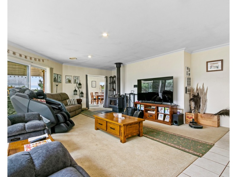 13 Palm Grove, Morwell VIC 3840