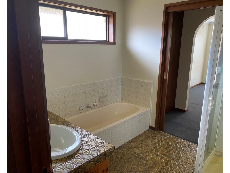 21 The Avenue, Morwell VIC 3840