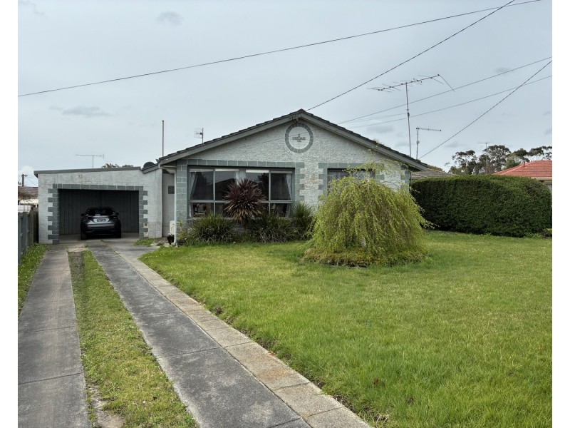 2 Cedar Court, Churchill VIC 3842