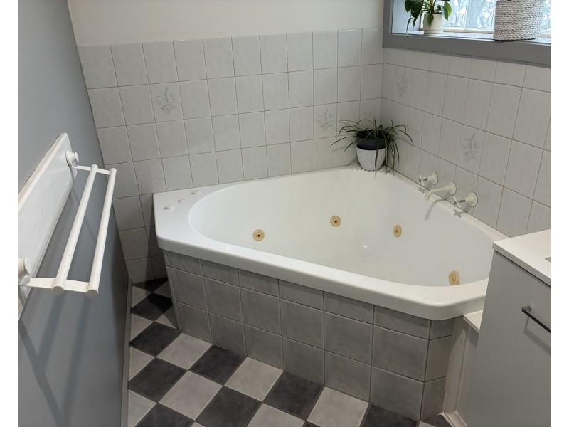 2 Cedar Court, Churchill VIC 3842