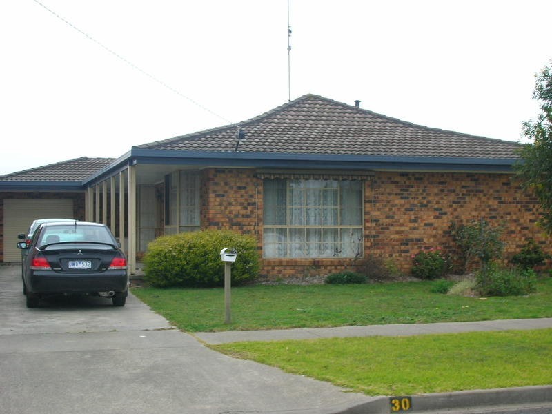 30 Bellarine Circuit, Morwell VIC 3840