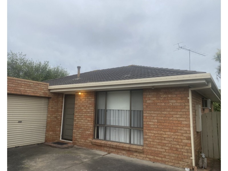 2/70 Bellarine Circuit, Morwell VIC 3840