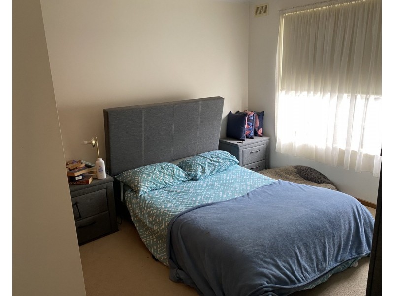 2/70 Bellarine Circuit, Morwell VIC 3840