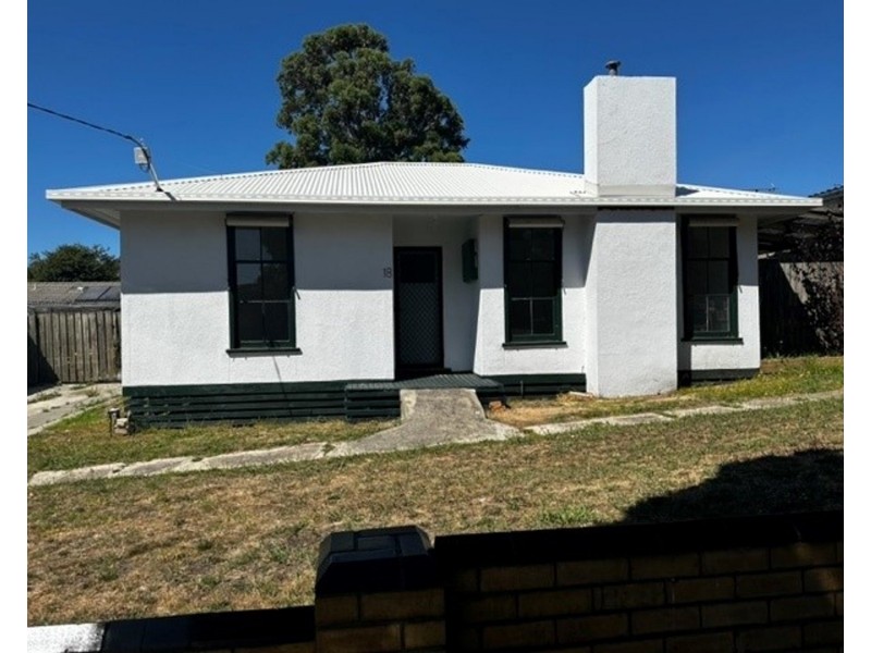18 Churchill Road, Morwell VIC 3840