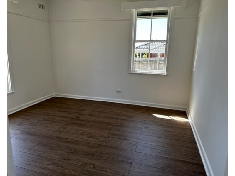 18 Churchill Road, Morwell VIC 3840