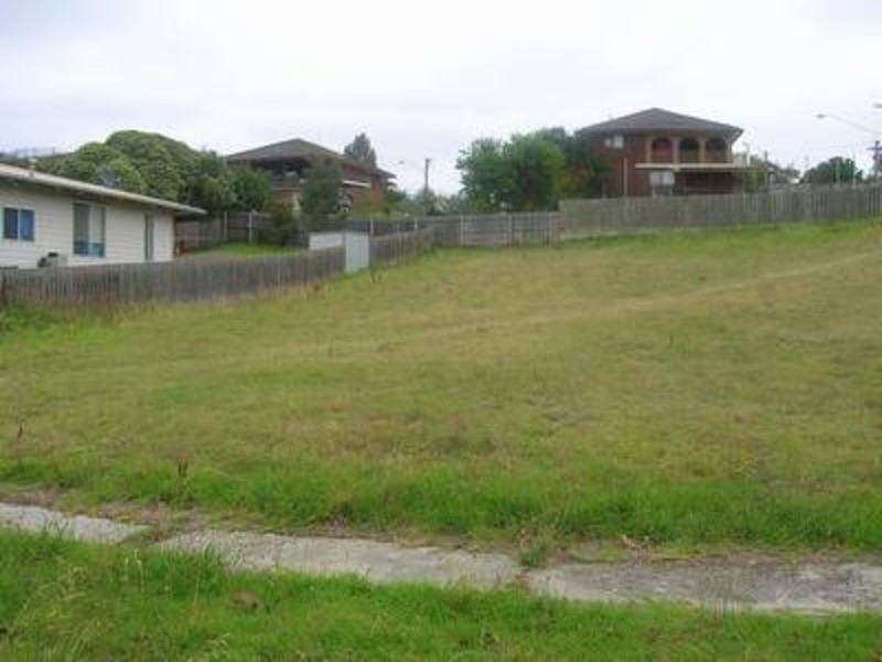 2 & 4 Dunbar Avenue, Morwell VIC 3840