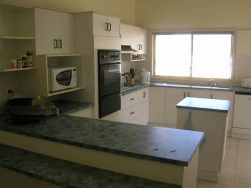 13 Avondale Road, Morwell VIC 3840