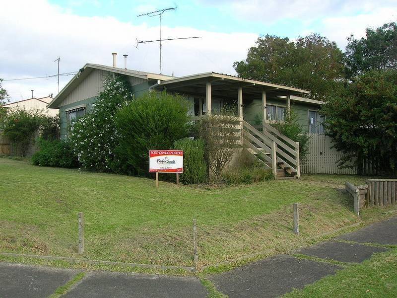 4 Boolarra Avenue, Newborough VIC 3825