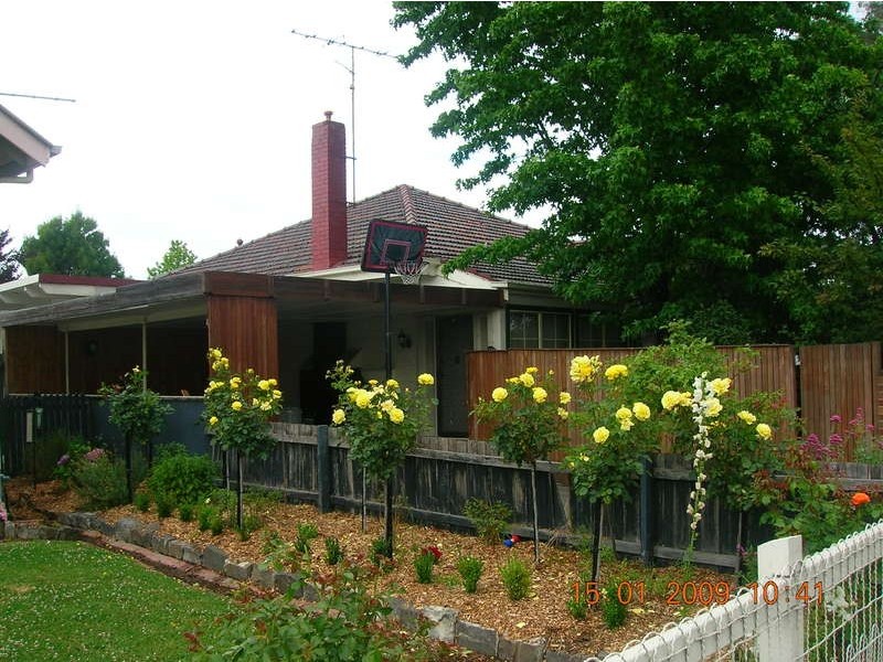 13 Avondale Road, Morwell VIC 3840