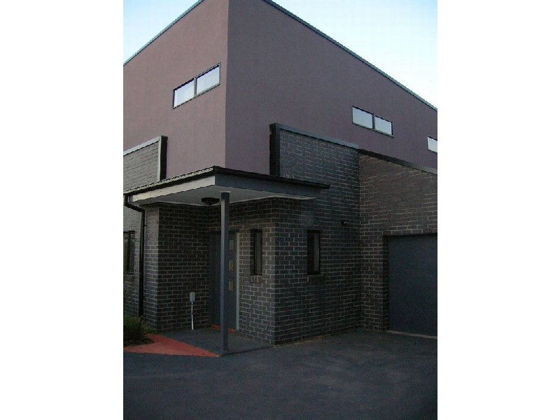 13b Travers Street, Morwell VIC 3840