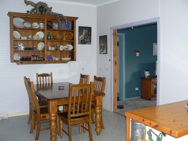 16 Giles Street, Mirboo North VIC 3871