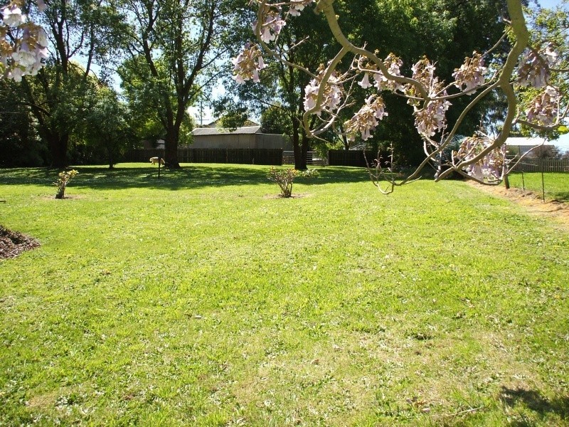 32 Giles Street, Mirboo North VIC 3871