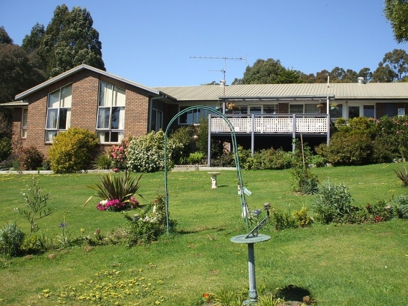 1 Elizabeth Court, Mirboo North VIC 3871