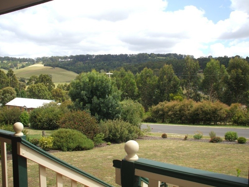 48 Wells Road, Mirboo North VIC 3871
