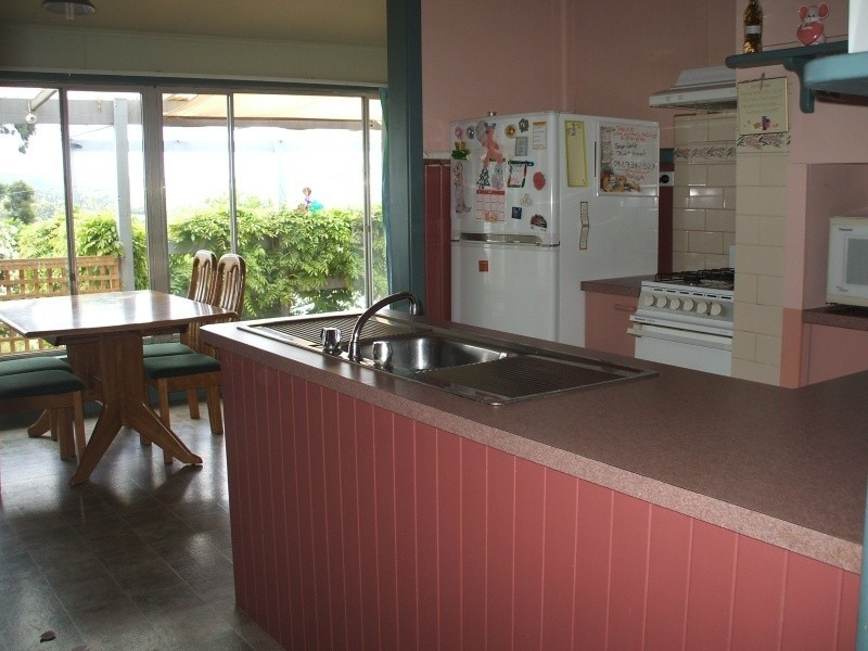 27 Couper Street, Mirboo North VIC 3871