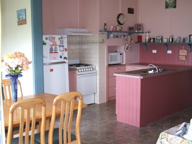 27 Couper Street, Mirboo North VIC 3871