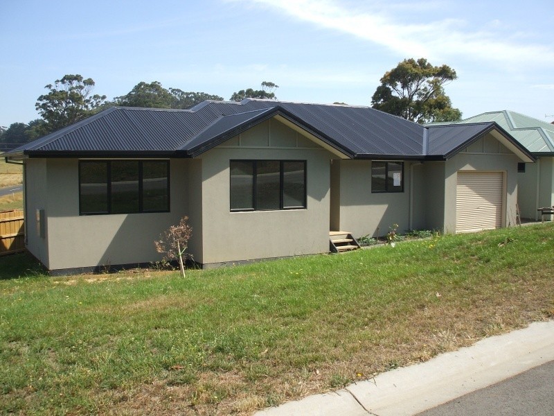 A/8 Eldon Court, Mirboo North VIC 3871