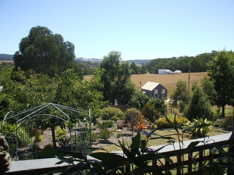 15 Bourke Street, Mirboo North VIC 3871