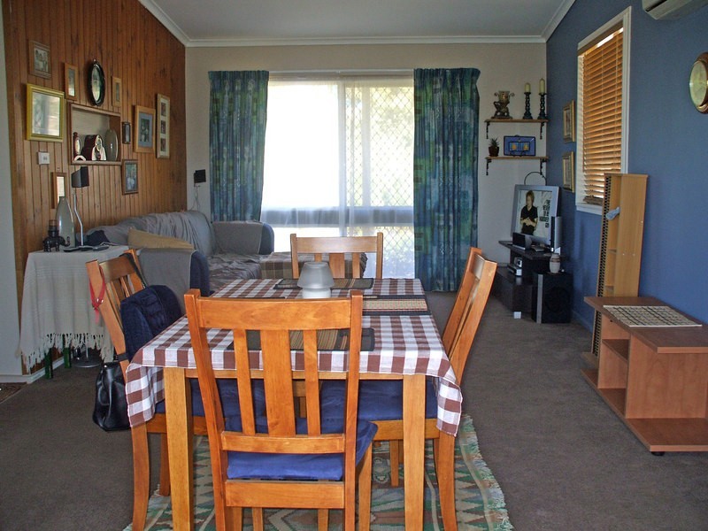 15 Bourke Street, Mirboo North VIC 3871