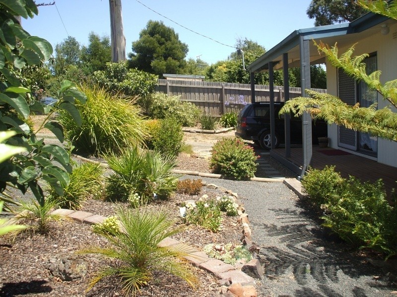 15 Bourke Street, Mirboo North VIC 3871