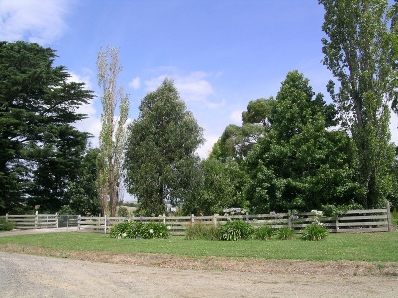 275 St Ellens Road, Mirboo North VIC 3871