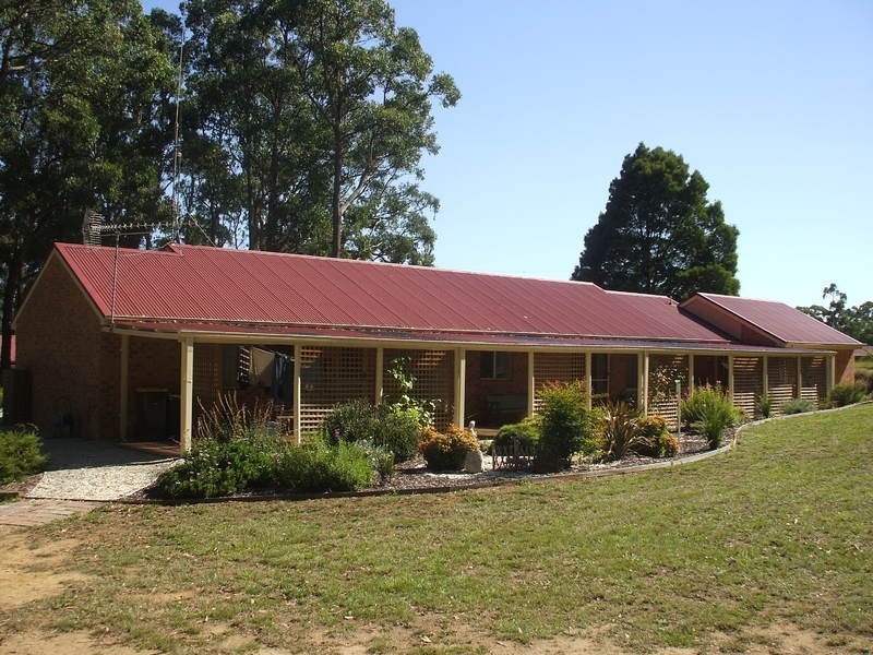 20 Golf Links Drive, Mirboo North VIC 3871