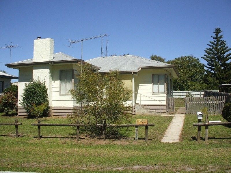 10 Inglis Avenue, Mirboo North VIC 3871