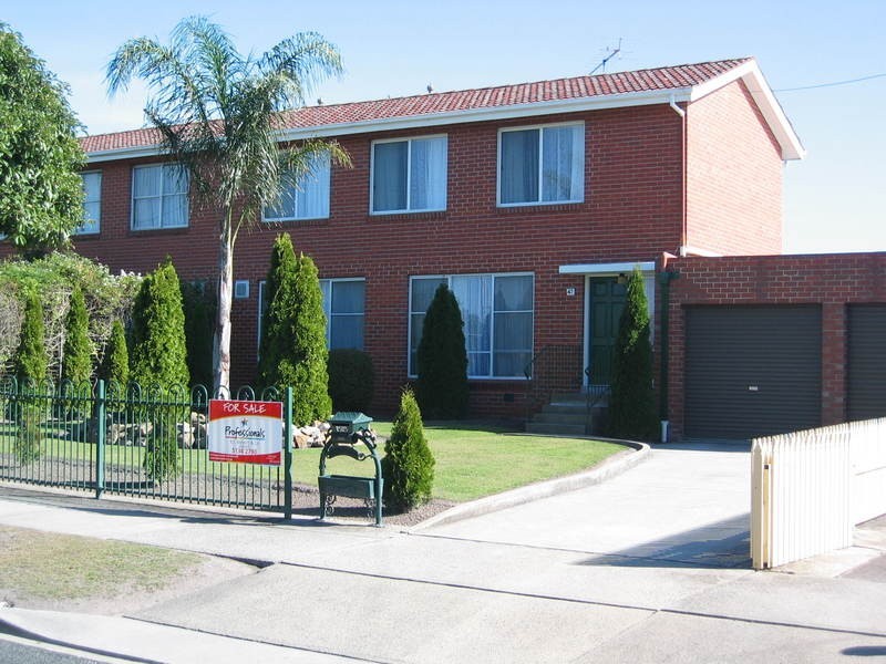 47 White Parade, Churchill VIC 3842