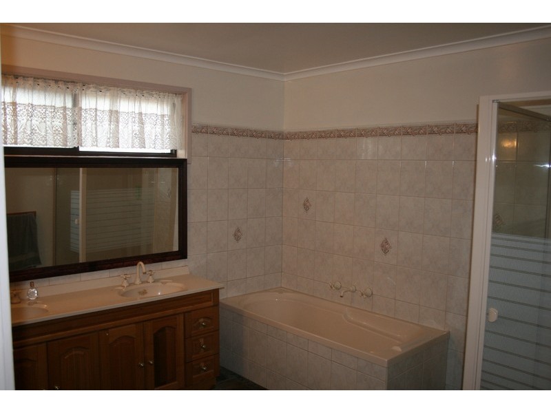 4 Willow Court, Morwell VIC 3840