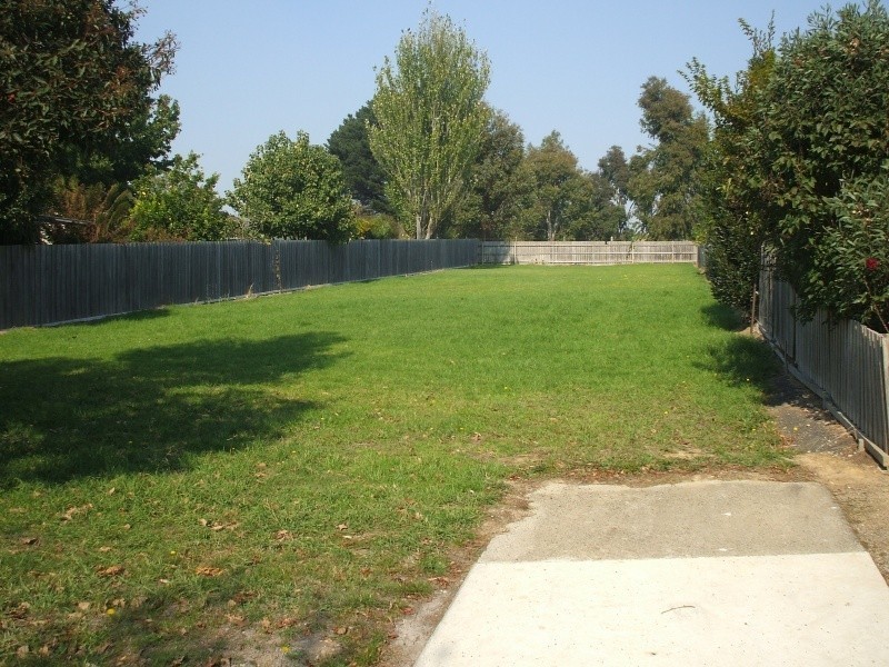 22 Inglis Avenue, Mirboo North VIC 3871