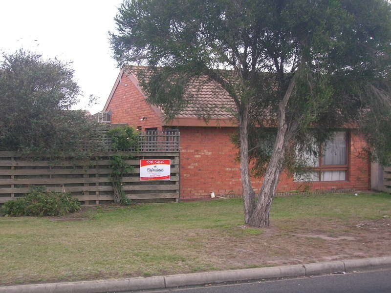 6 Strath Place, Morwell VIC 3840