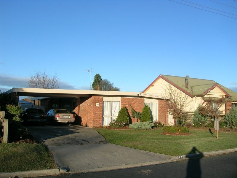 10 Littleton Avenue, Yinnar VIC 3869