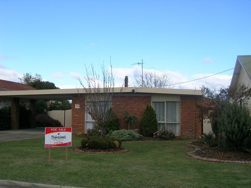 10 Littleton Avenue, Yinnar VIC 3869