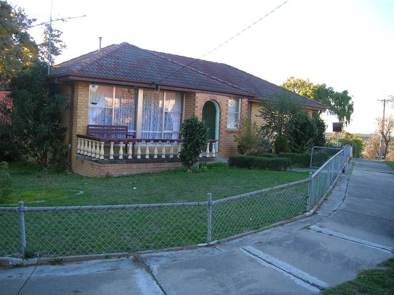 17 Heesom Crescent, Churchill VIC 3842