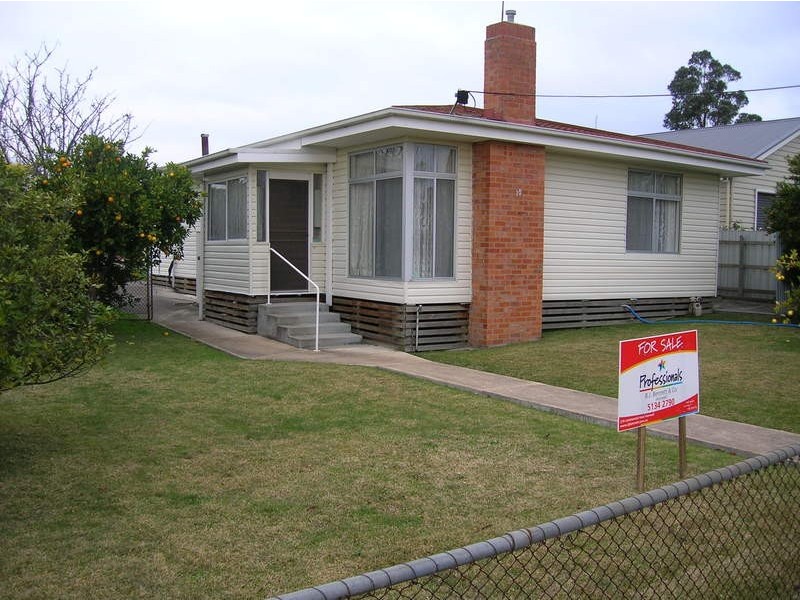 18 Joy Street, Morwell VIC 3840