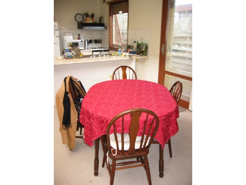 2/18 Hoyle Street, Morwell VIC 3840