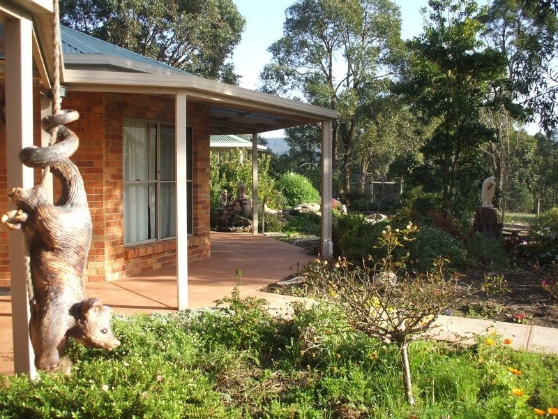 3 Cuthbertson Court, Mirboo North VIC 3871