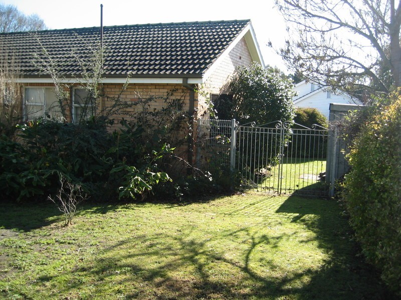 8 Sinclair Avenue, Morwell VIC 3840