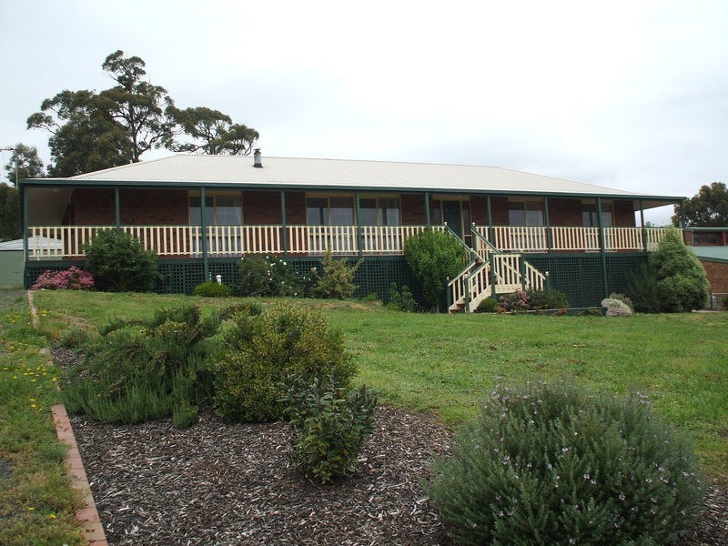 48 Wells Road, Mirboo North VIC 3871