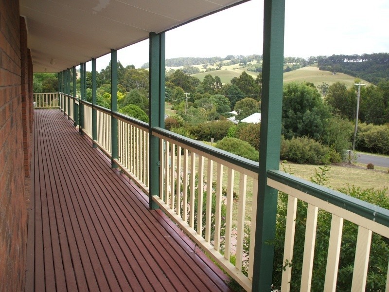48 Wells Road, Mirboo North VIC 3871