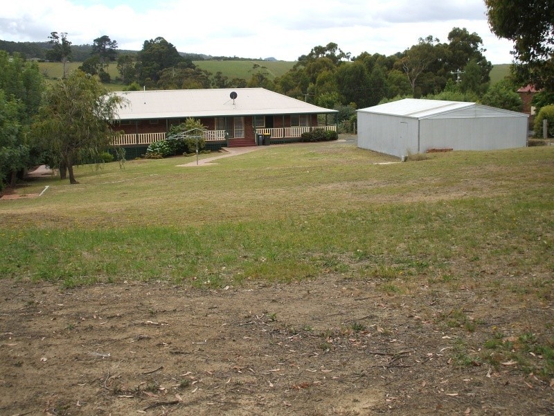 48 Wells Road, Mirboo North VIC 3871