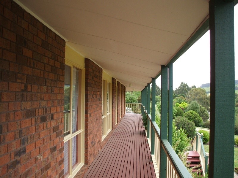 48 Wells Road, Mirboo North VIC 3871